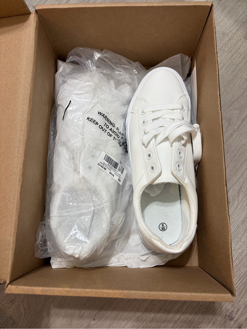 Classic White Low-Top Lace-Up Faux Leather Sneakers for Women - Picture 3 of 6